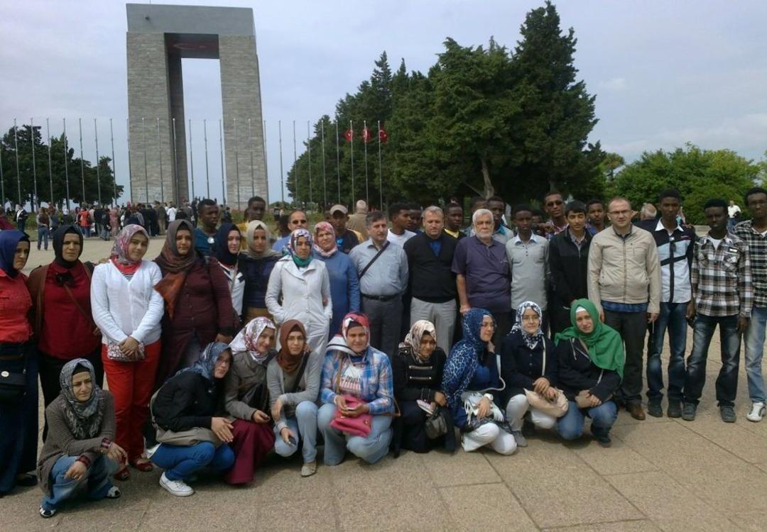 Somalili &Ouml;ğrenciler, Şehitlik Ziyaretindeki Duygularını Yazıya D&ouml;kecek