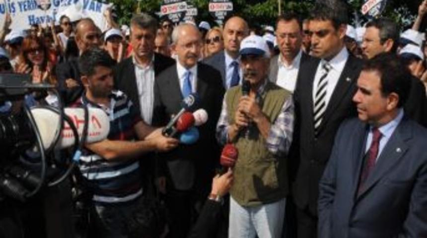 Kılı&ccedil;daroğlu, Grev Yapan Thy &Ccedil;alışanlarını Ziyaret Etti