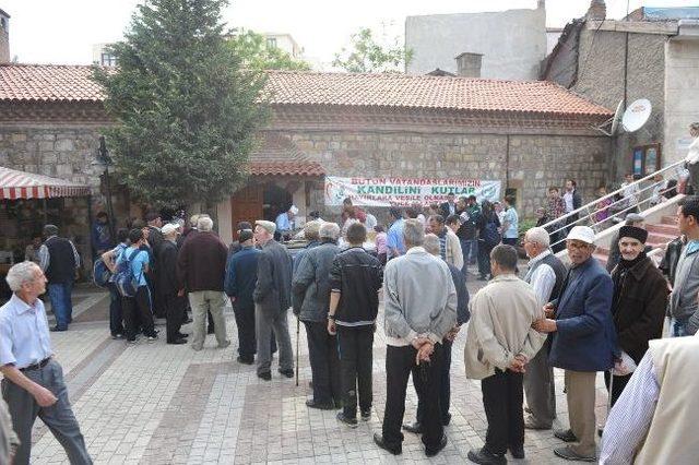 Bozüyük Belediyesi'nden Regaip Kandili Dolayısı İle Lokma İkramı