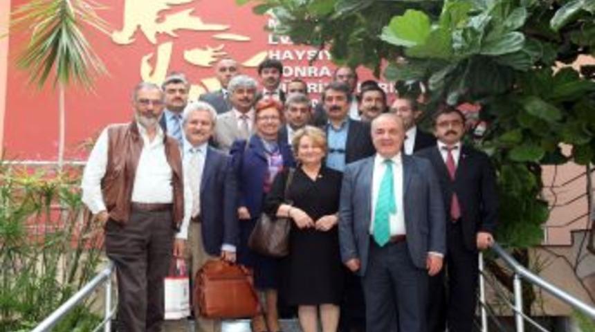 Akil İnsanlar Heyeti Akademisyenlerle Bir Araya Geldi