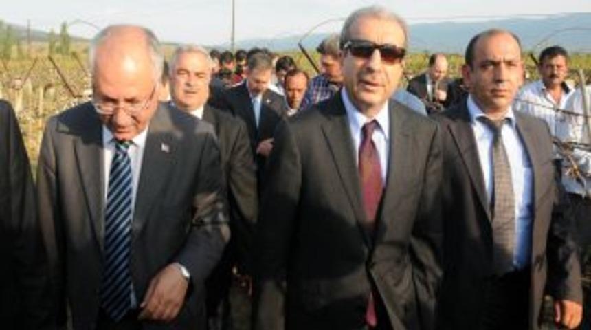 Bakan Eker: Doludan Zarar G&ouml;ren &Ccedil;ift&ccedil;ilerin Bor&ccedil;larını Erteleyeceğiz