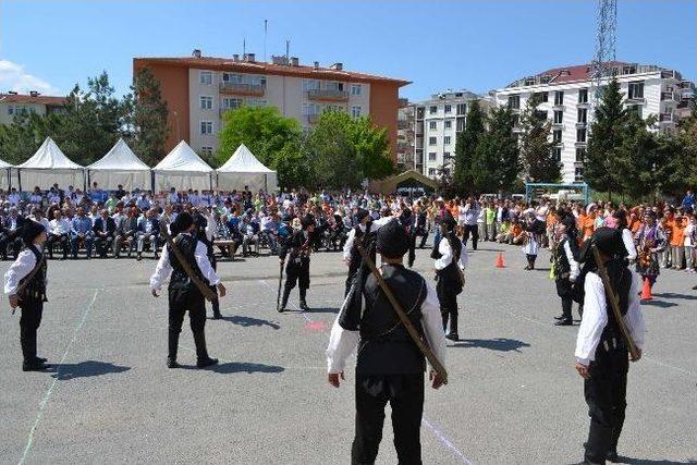 Öğrencilerin Eserleri Görücüye Çıktı