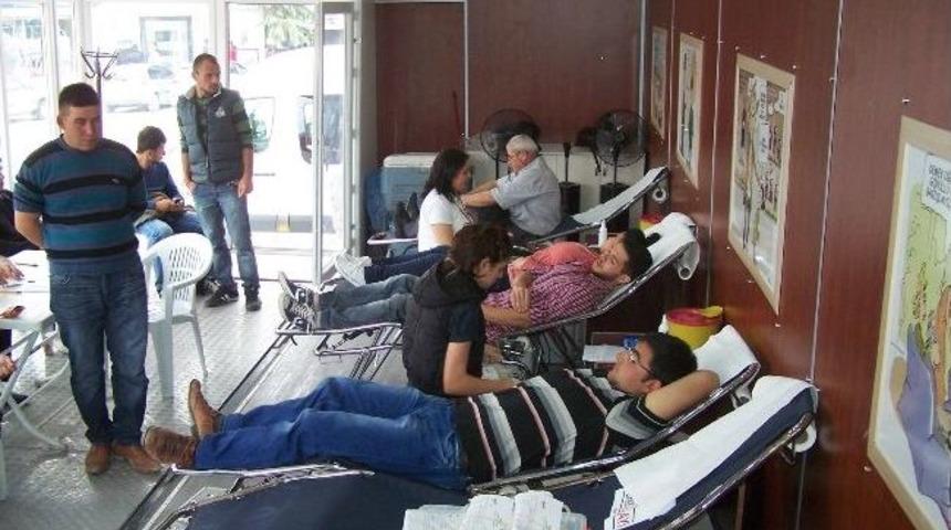 Kızılay Kan Bağışı Tırı Korkuteli&rsquo;nde