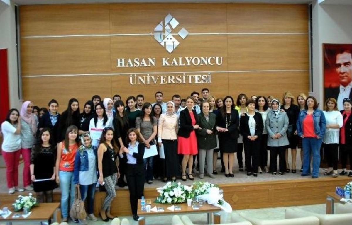 Hk&uuml;&rsquo;de Hemşirelik Haftası Kutlaması