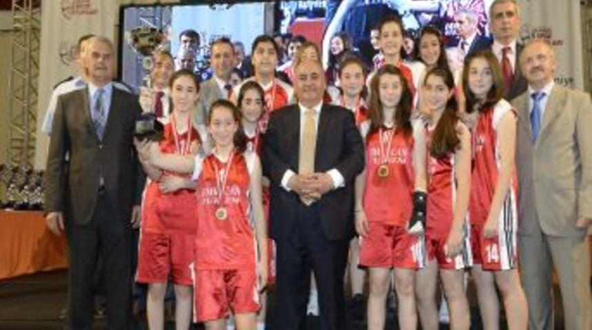 5. Geleneksel Spor Oyunları'nda &Ouml;d&uuml;ller Sahiplerini Buldu