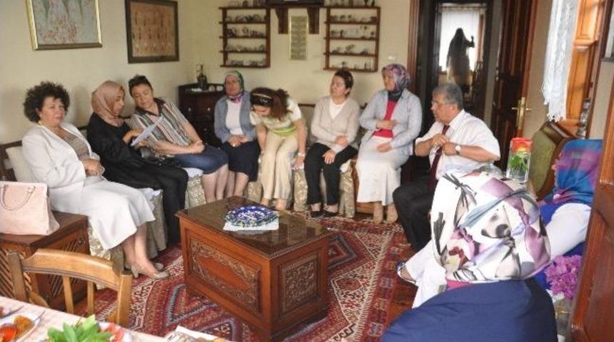 İşaret Dili Kursiyerlerine Sertifika Verildi