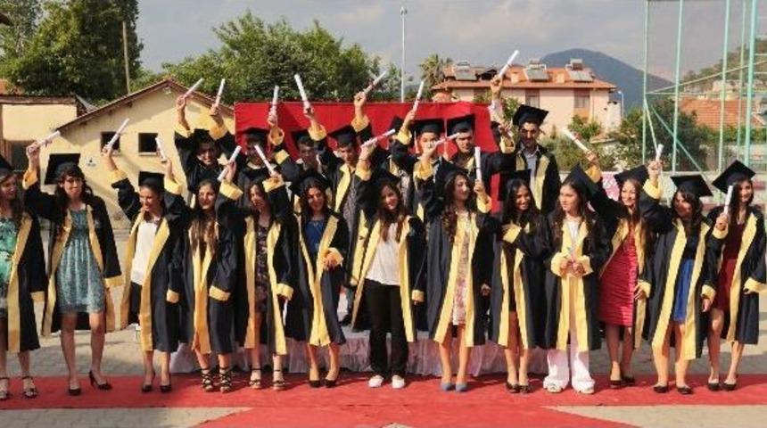 Ortaca Lisesi&rsquo;nde Mezuniyet Coşkusu