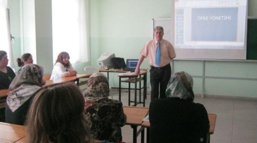 Menderes Anadolu Lisesi&rsquo;nden Velilere Aile Eğitimi