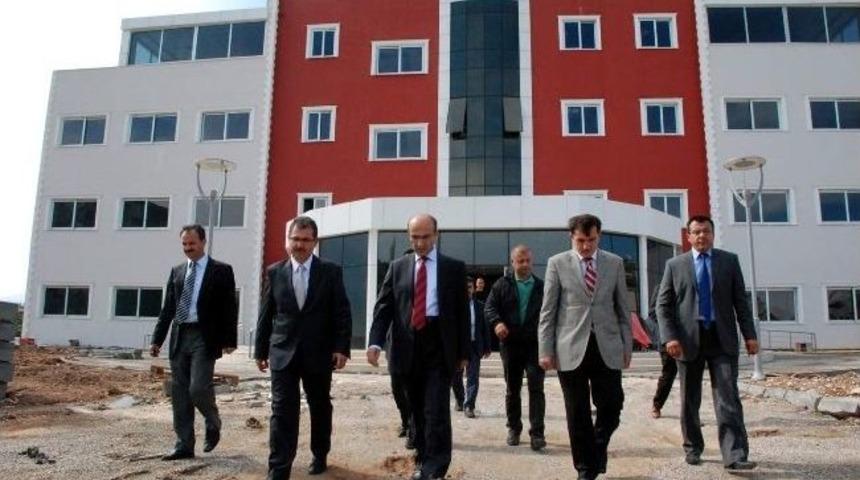 Vali Mahmut Demirtaş Diş Hastanesi'nde İncelemelerde Bulundu