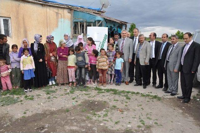 Bakan Eker'den Muşlu Mizgin’e Buzdolabı