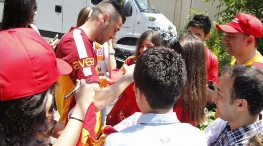 't&uuml;rk Telekom İle Florya'ya' Yarışmasının Talihlileri Futbolcularla Bir Araya Geldi