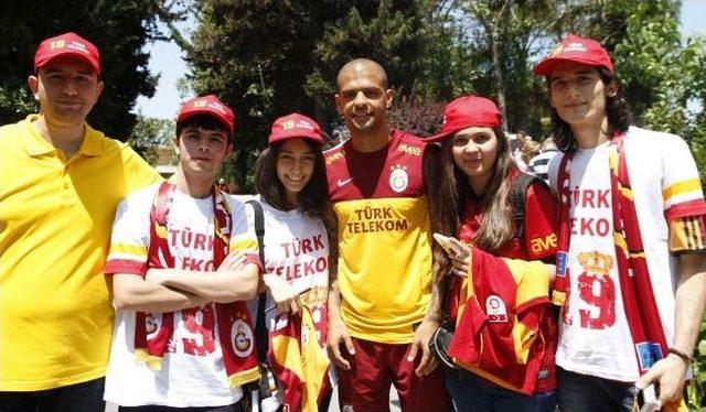 'türk Telekom İle Florya'ya' Yarışmasının Talihlileri Futbolcularla Bir Araya Geldi