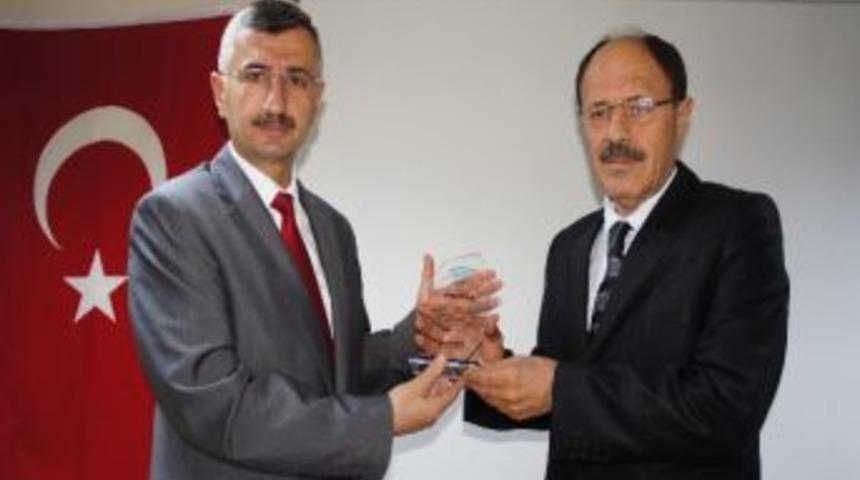 Sgk'dan En Y&uuml;ksek Prim &Ouml;deyen İşverenlere Teşekk&uuml;r Plaketi