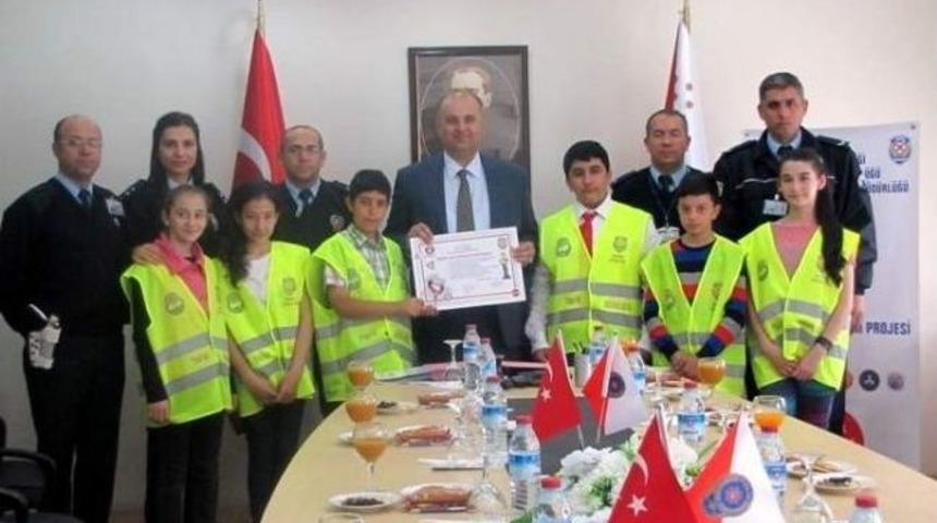 Emniyet M&uuml;d&uuml;r&uuml; De ''trafikte Duyarlıyım'' Protokol&uuml;n&uuml; İmzaladı