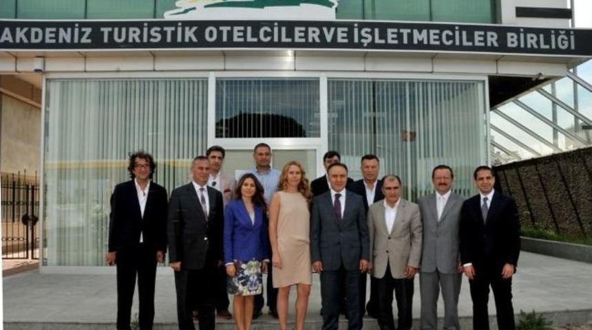 Vali Ahmet Altıparmak Turizmcilerle Vedalaştı