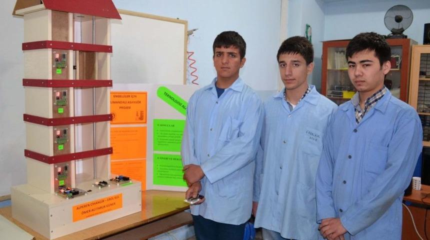 &Ouml;ğrenciler, Engellilere &Ouml;zel Asans&ouml;r Geliştirdi