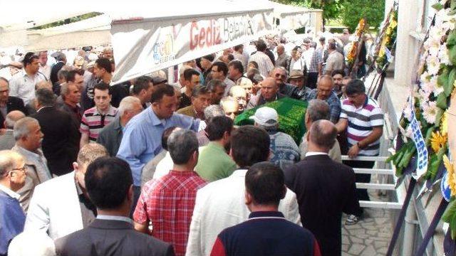 Chp Gediz İl&ccedil;e Başkanı Ahmet Kahraman Efecan Kalbine Yenik D&uuml;şt&uuml; 1