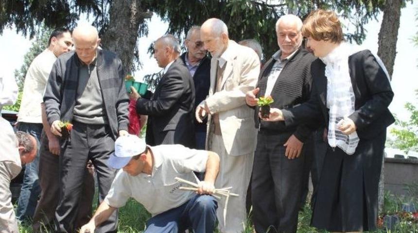 Sgk Bah&ccedil;esinde Yaşlılara Hobi Bah&ccedil;esi