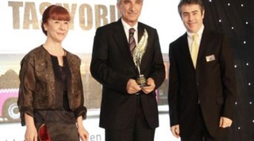 &Ouml;zelkalem Dergisi&rsquo;nden B&uuml;y&uuml;kşehir Belediyesi&rsquo;ne &Ouml;d&uuml;l