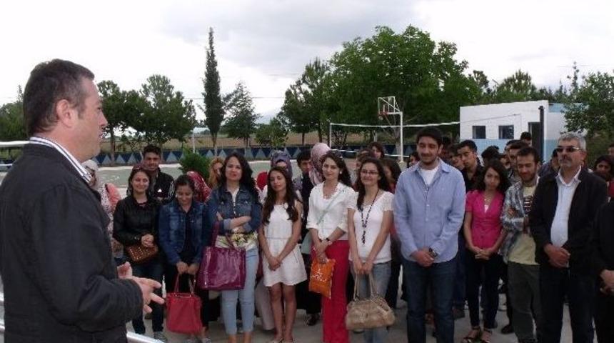 Tavas&rsquo;a Yeni K&uuml;t&uuml;phane