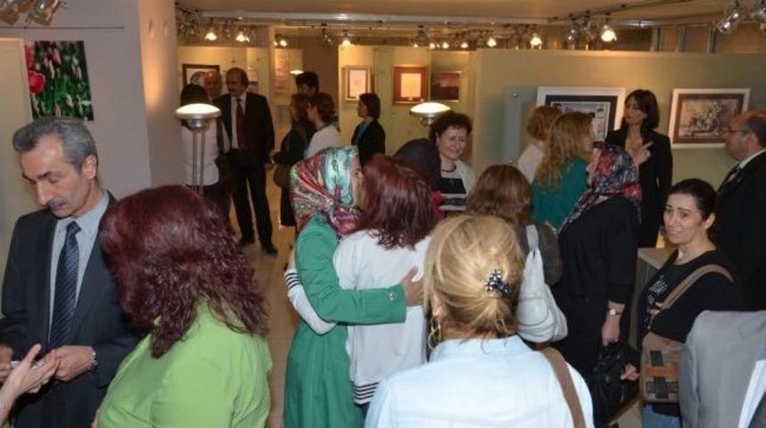 Hemşirelerin Sergisi B&uuml;y&uuml;k İlgi G&ouml;rd&uuml;