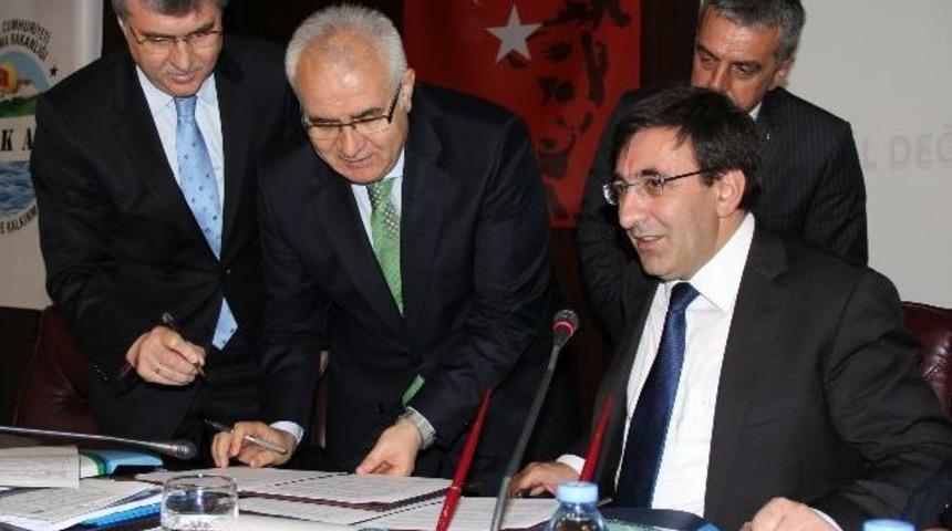 Bakan Yılmaz Rize'de