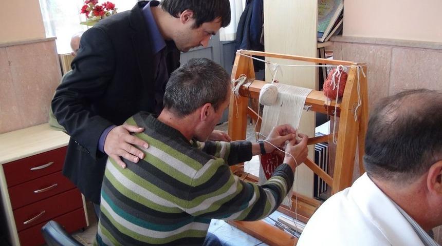 Ruhsal Hastalığı Bulunanlar, Minyat&uuml;r Halıyla Rehabilite Ediliyor