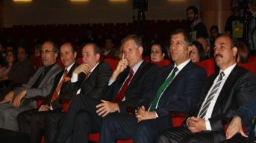 '8. Uluslararası Dadaş Film Festivali'nde Onur &Ouml;d&uuml;lleri Verildi