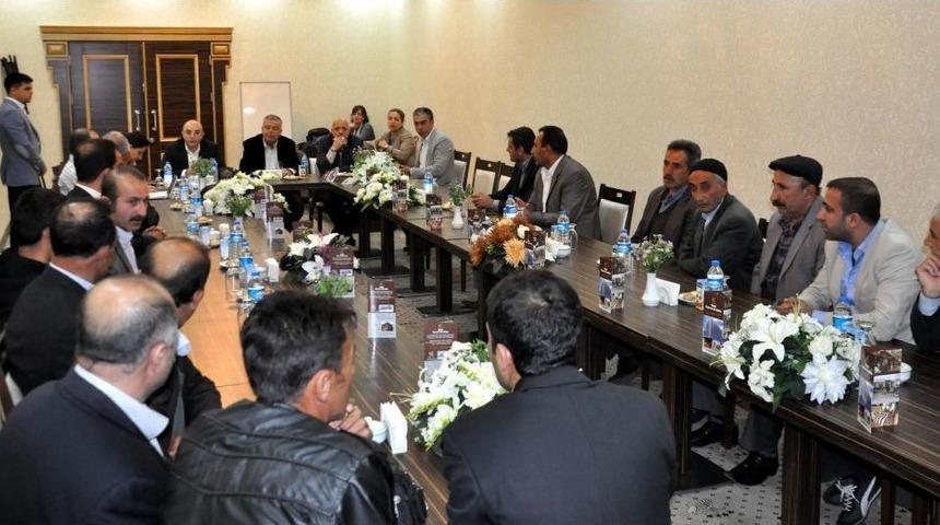 Akil İnsanlar Heyeti Cevizdalı K&ouml;y&uuml;nde Yaşanan Vahşeti Dinledi