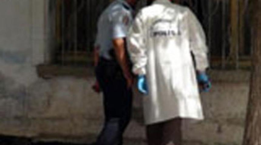 Akıl hastasına garip m&uuml;dahale