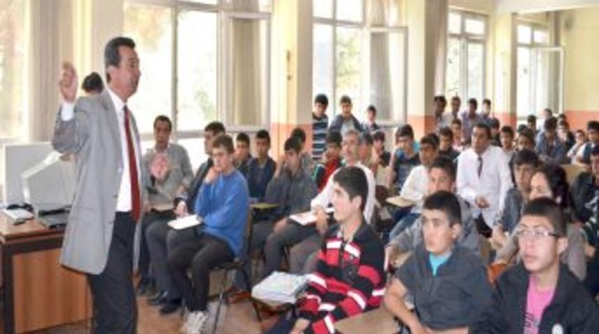 Emniyet'ten Turhal'li &Ouml;ğrencilere Bilgilendirme Semineri