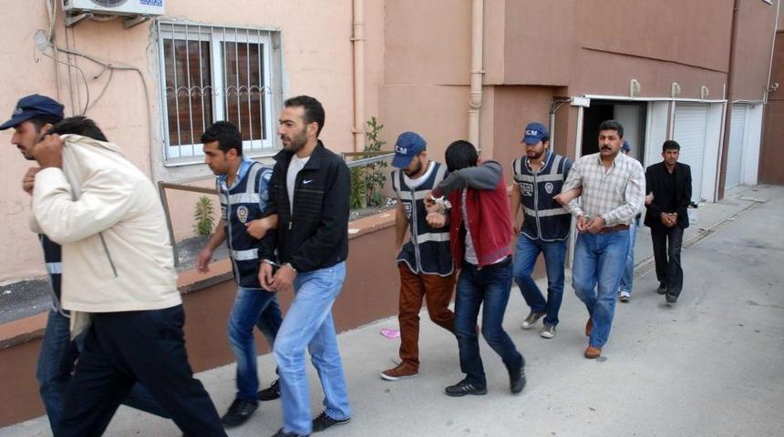 İzmir&rsquo;de Uyuşturucu Satıcılarına B&uuml;y&uuml;k Darbe