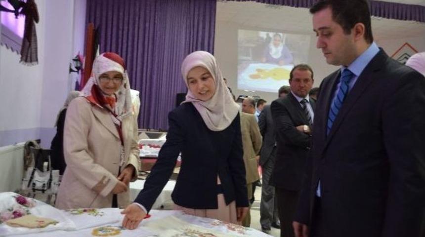 Kargı&rsquo;da A&ccedil;ılan Giyim Teknolojileri Sergisi B&uuml;y&uuml;k Beğeni Topladı