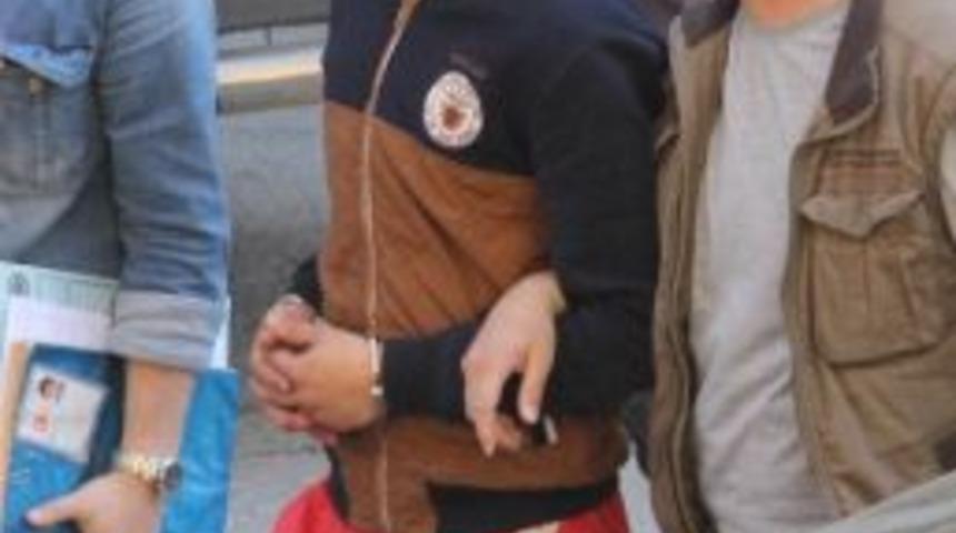 &Ccedil;antasında Esrar Ele Ge&ccedil;en Gen&ccedil; Serbest