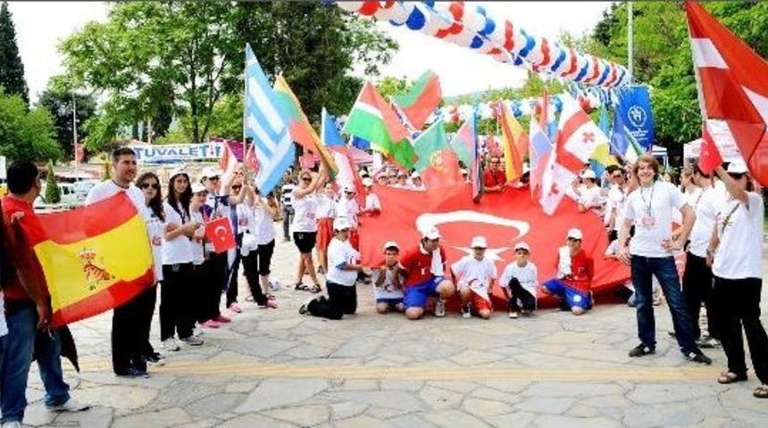 20 &Uuml;lkenin Genci Muğla'da Y&uuml;r&uuml;d&uuml;