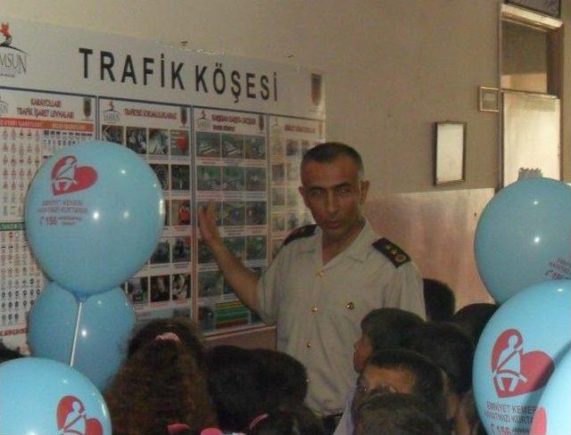 Jandarmadan Okullara  trafik K&ouml;şesi  1