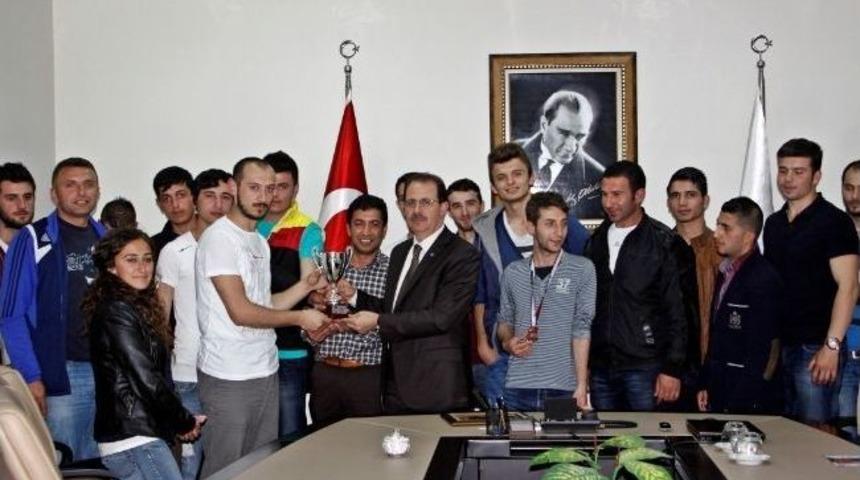 Bayburt &Uuml;niversitesi Spor Takımları Başarıya Abone Oldu