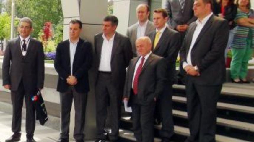 Kadık&ouml;y Belediye Başkanı &Ouml;zt&uuml;rk: Boğamızı Vermeyiz