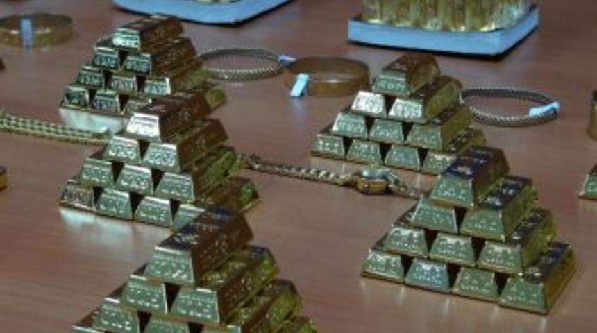 Bankadan Para &Ccedil;eken Yaşlılara K&uuml;l&ccedil;e Altın Tuzağı