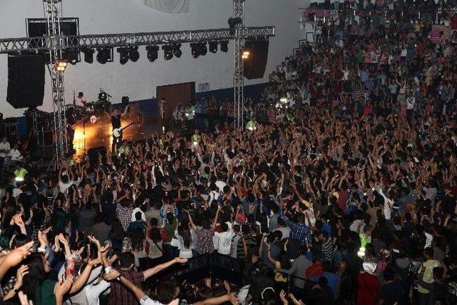 Grup 84, Adıyaman Üniversitesi’nde Konser Verdi