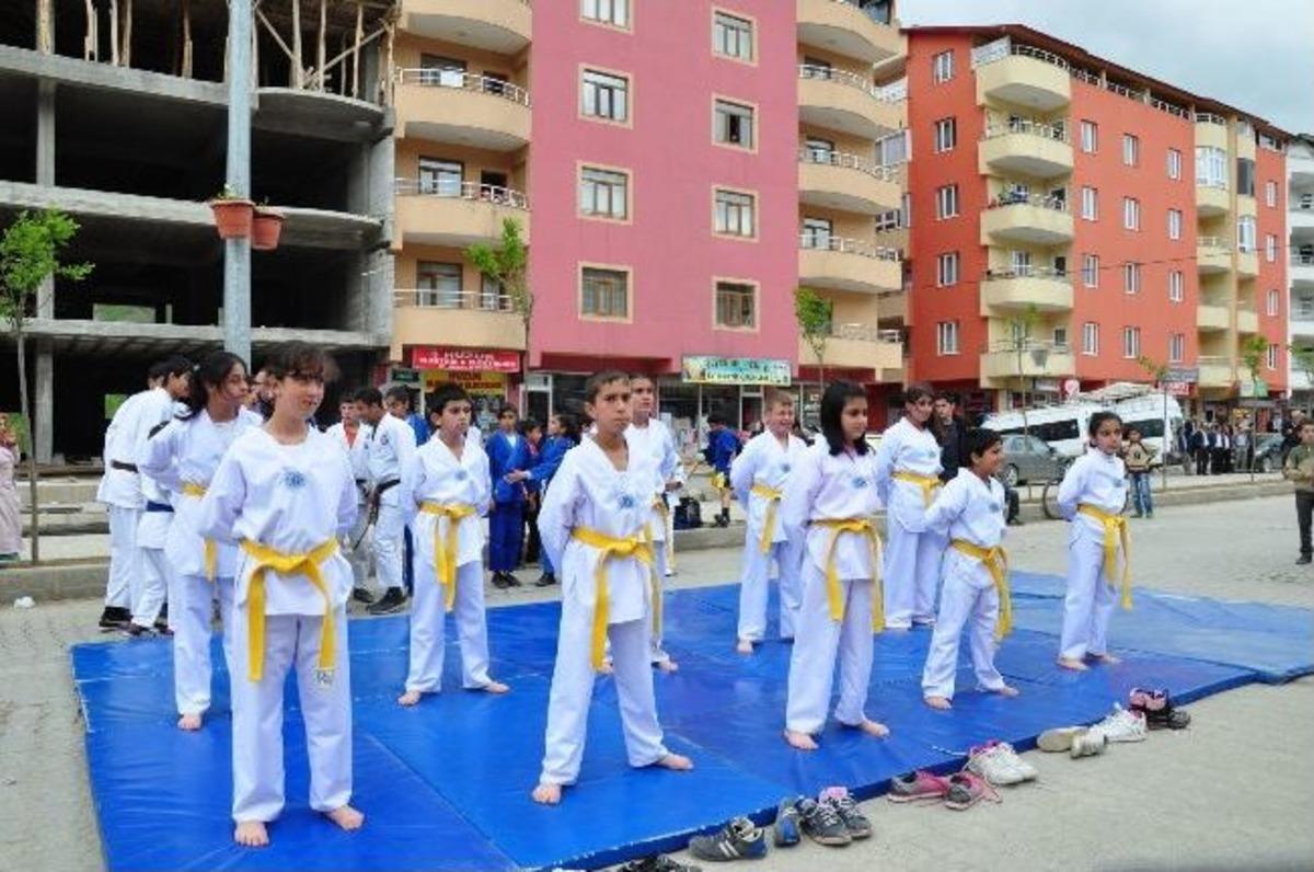 Hizan&rsquo;da &lsquo;gen&ccedil;lik Haftası&rsquo; G&ouml;sterisi