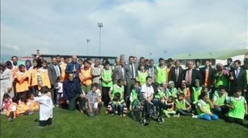 Bing&ouml;l&rsquo;deki Engelliler G&ouml;n&uuml;llerince Eğlendi