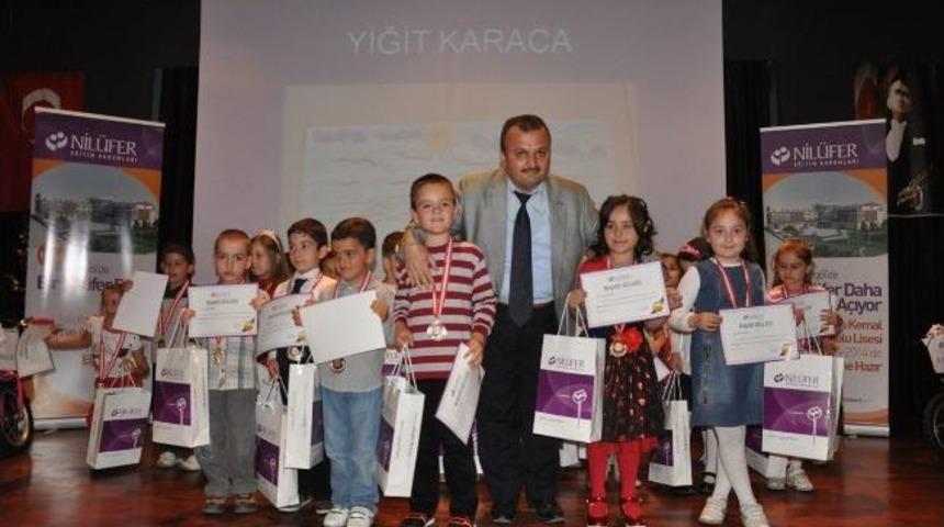 Minik Ressamlar &Ouml;d&uuml;llendirildi