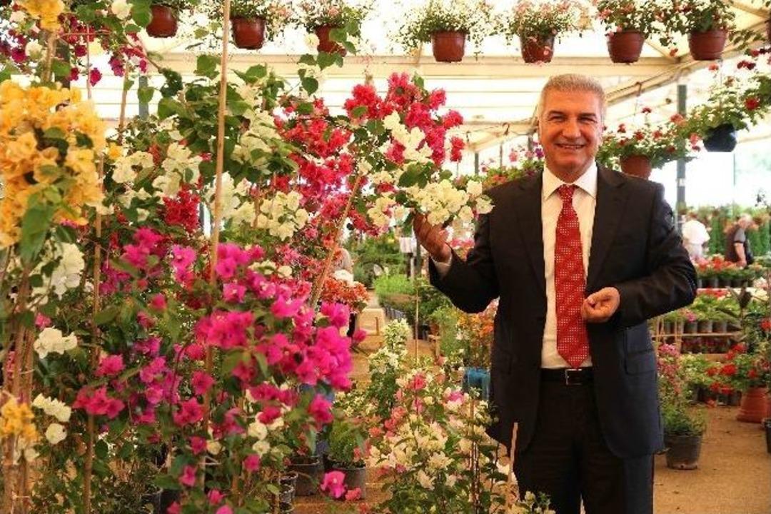 12. Karşıyaka &Ccedil;i&ccedil;ek Festivali Başladı