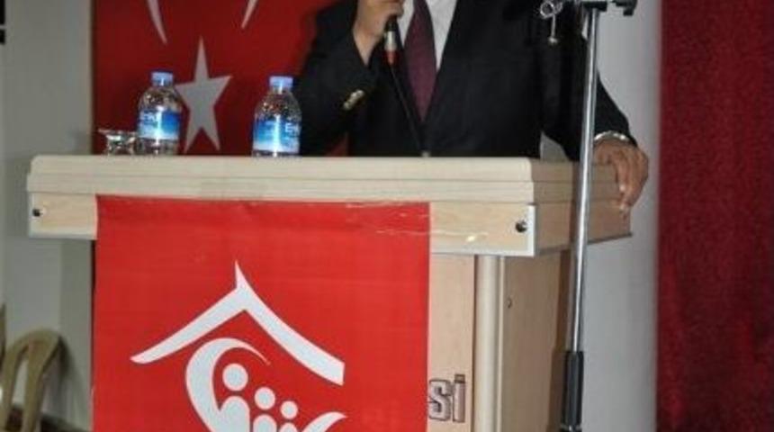 Gördes'te "aile Toplumun Temelidir" Konulu Konferans