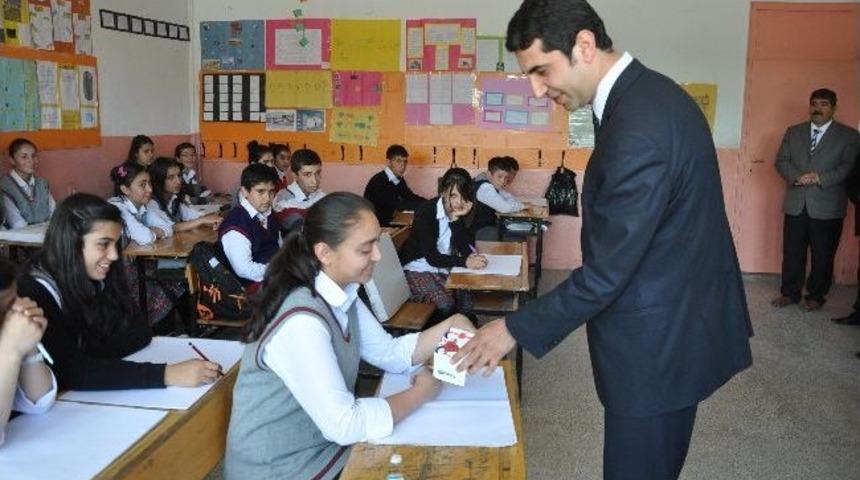 Sulakyurt&rsquo;ta &Ouml;ğrencilere Kandil Simidi Dağıtıldı