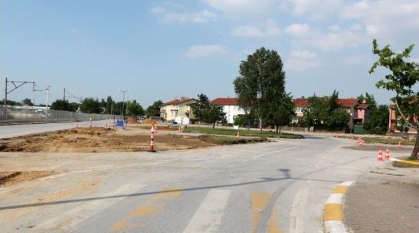 Serdivan&rsquo;a Yeni Giriş Kapısı Olan Bağlantı Yolu Tamamlanıyor