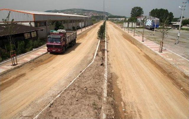 Serdivan’a Yeni Giriş Kapısı Olan Bağlantı Yolu Tamamlanıyor