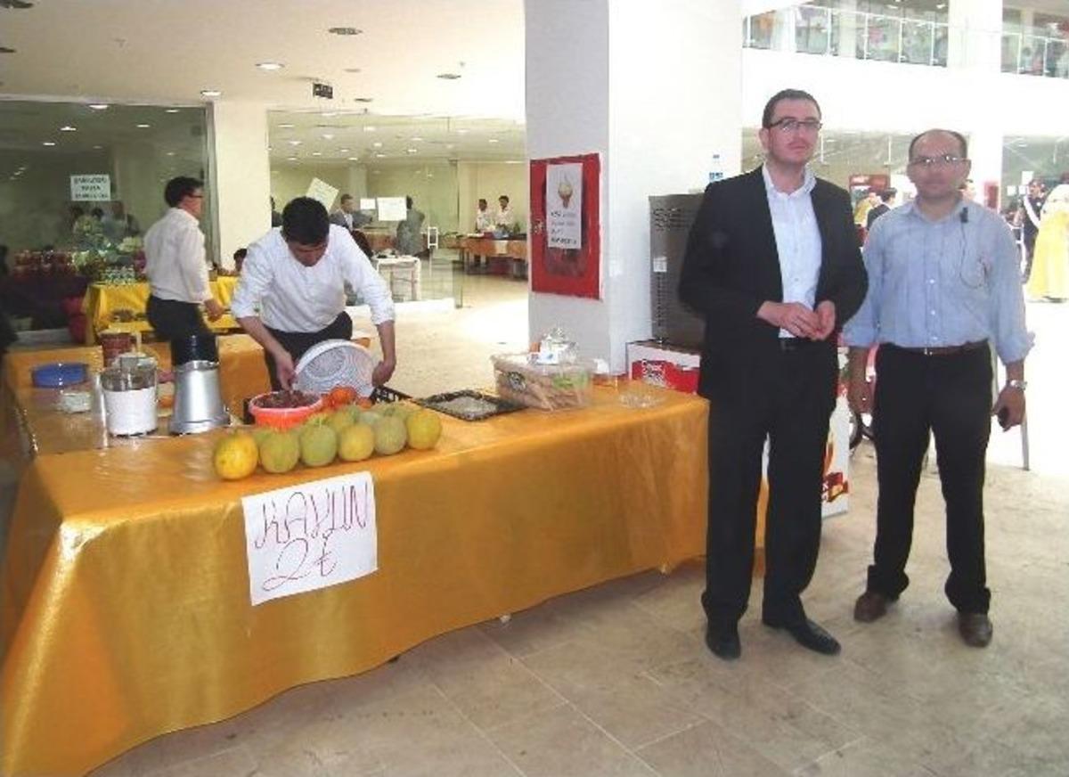 K&uuml;tahya&rsquo;da A&ccedil;ılışı Yapılan Kermeste Bir&ccedil;ok &Uuml;r&uuml;n Satışa Sunuldu