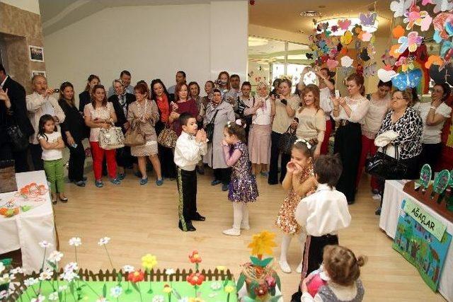 Anasınıfı Öğrencilerinden Ailelerine İlkbahar Hediyesi